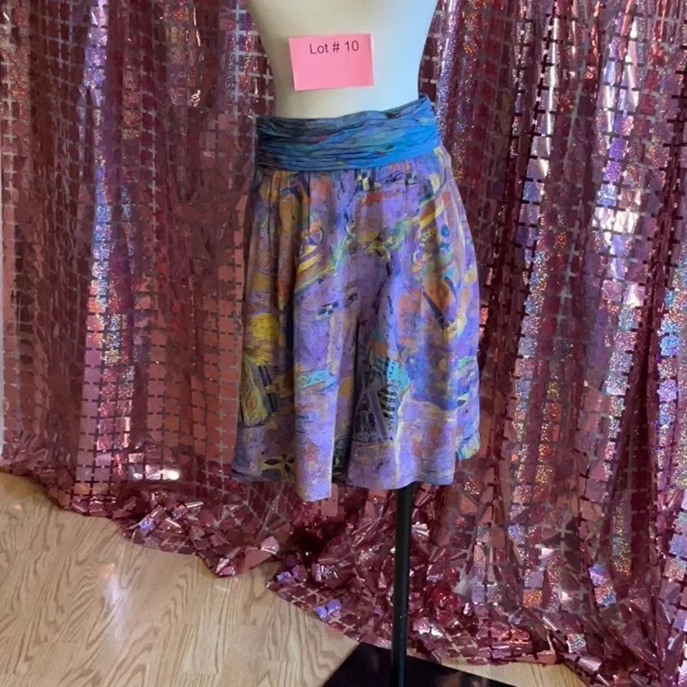 Vintage high waisted shorts in size 4 by PLATINUM, MADE IN USA